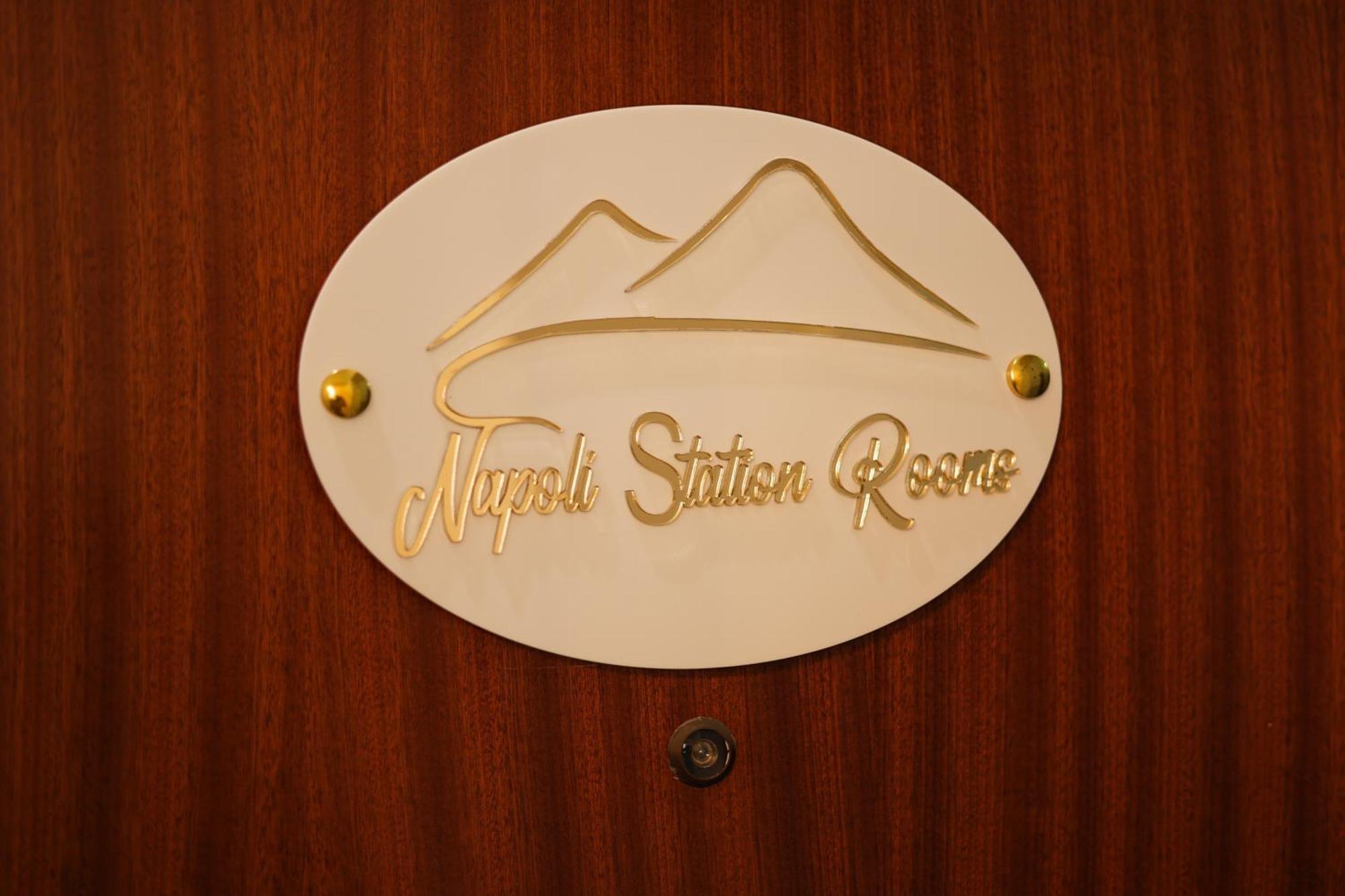 Napoli Station Rooms ภายนอก รูปภาพ