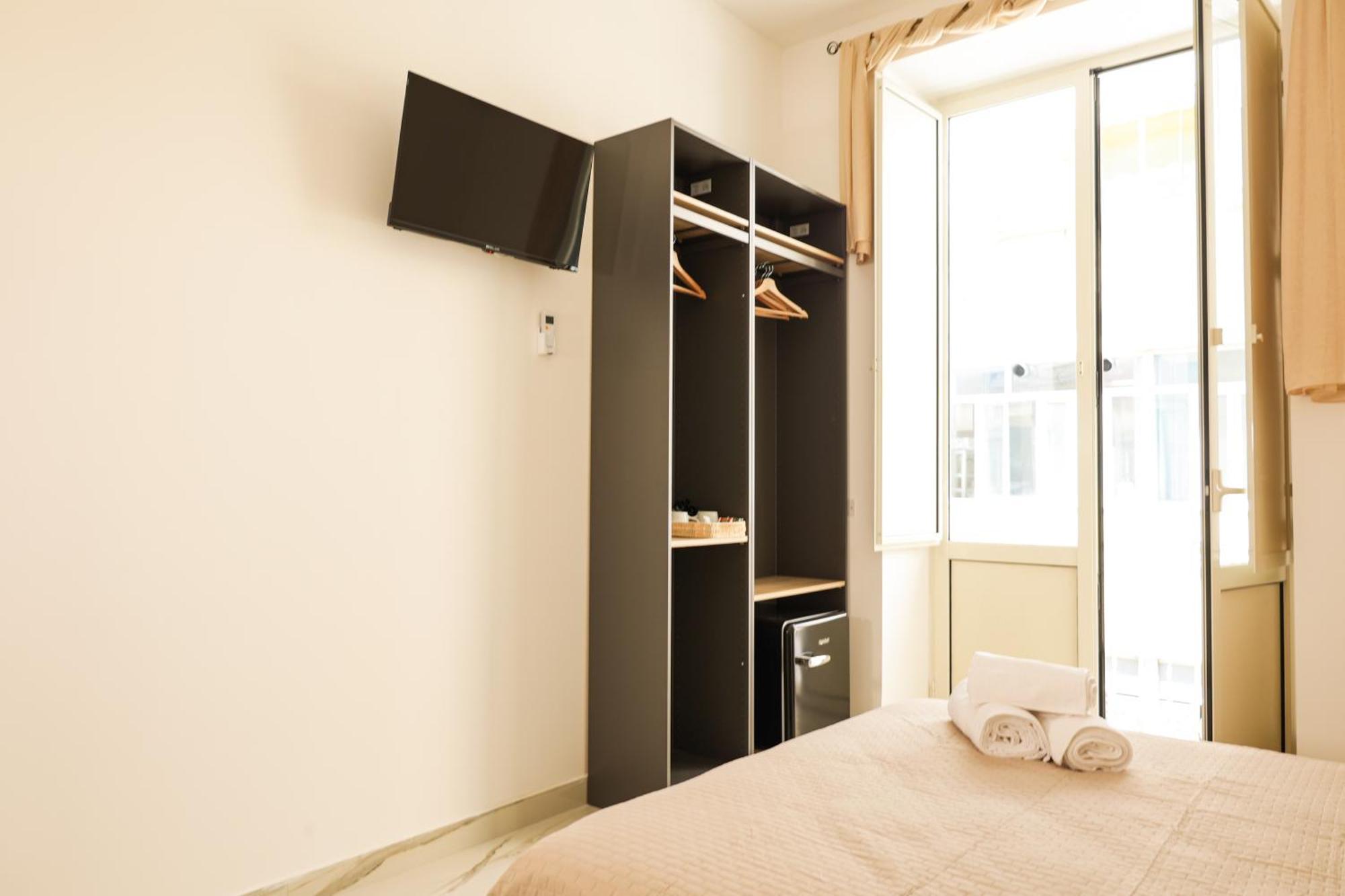 Napoli Station Rooms ภายนอก รูปภาพ
