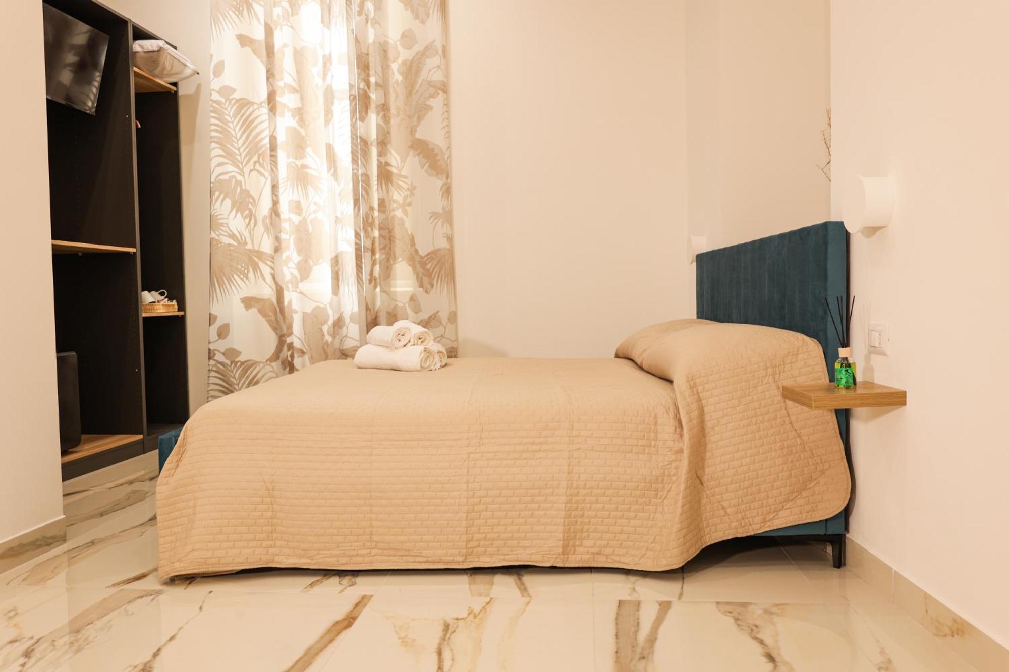 Napoli Station Rooms ภายนอก รูปภาพ