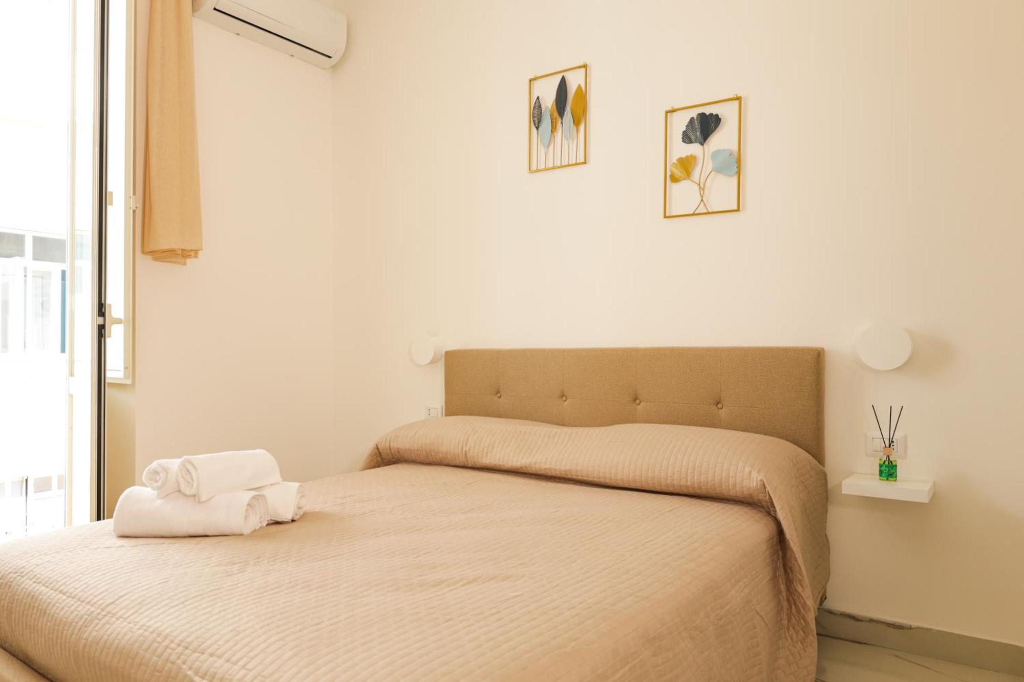 Napoli Station Rooms ภายนอก รูปภาพ