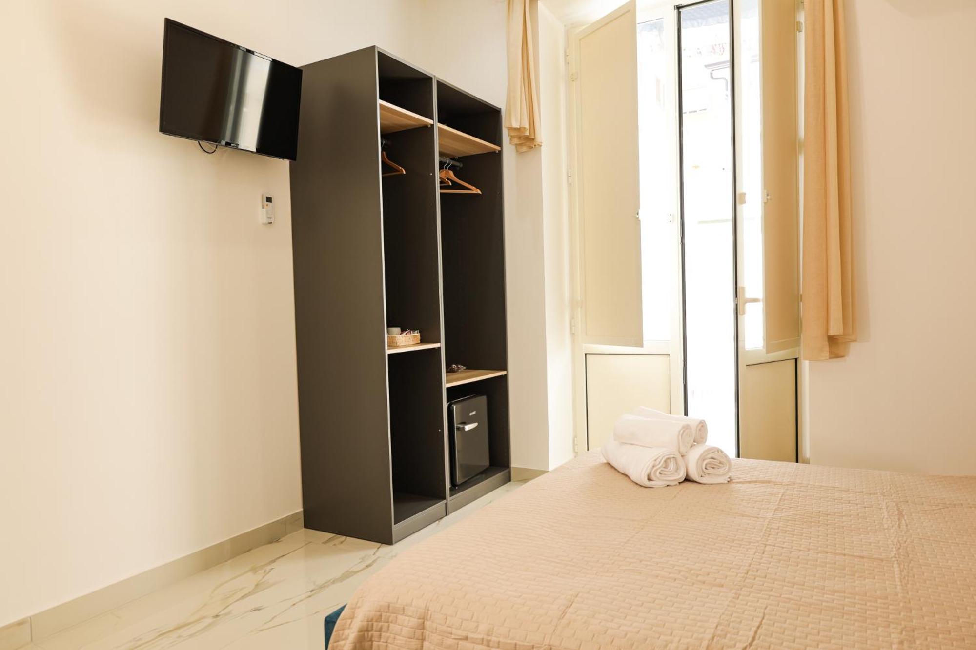 Napoli Station Rooms ภายนอก รูปภาพ