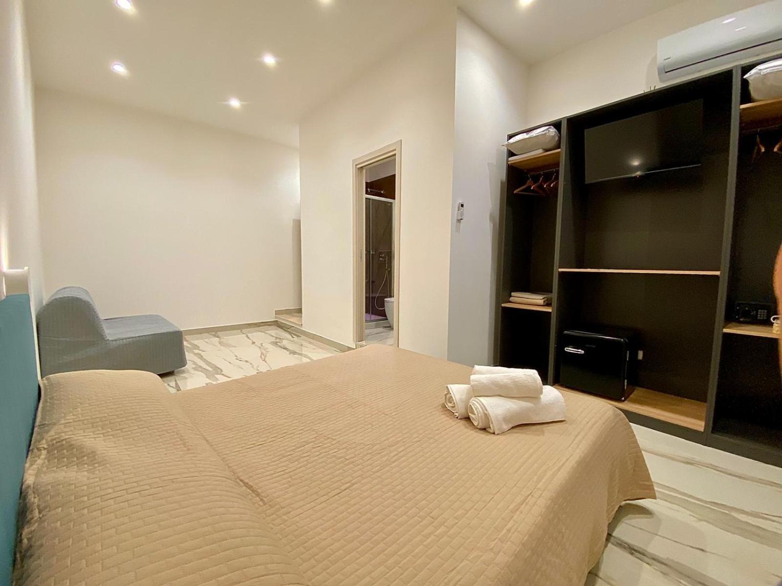 Napoli Station Rooms ภายนอก รูปภาพ